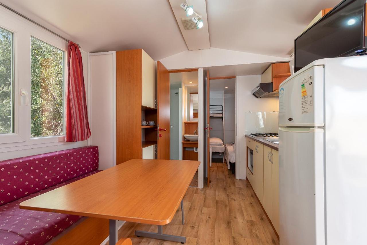 'Olive Grove' Camping House-Near The Beach Divulje Kültér fotó