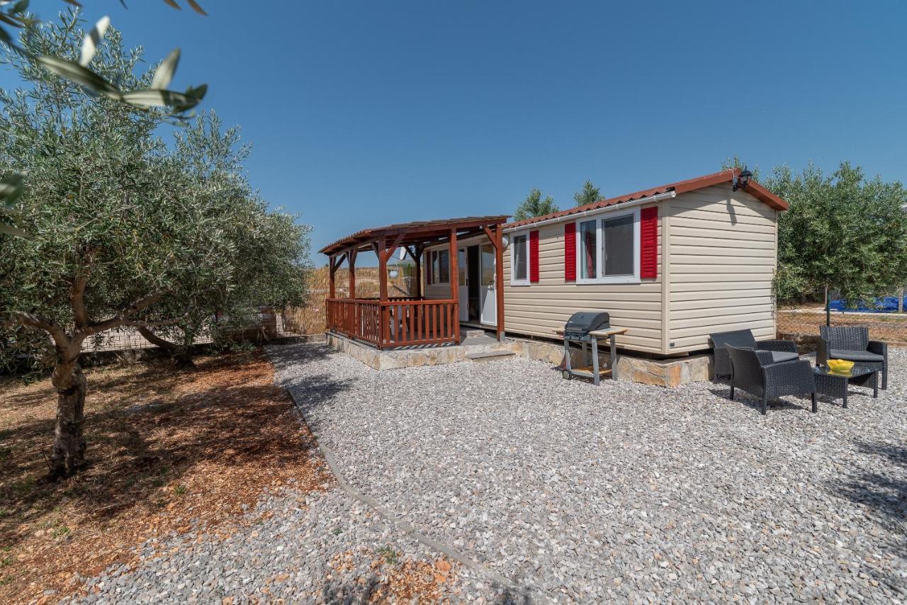 'Olive Grove' Camping House-Near The Beach Divulje Kültér fotó