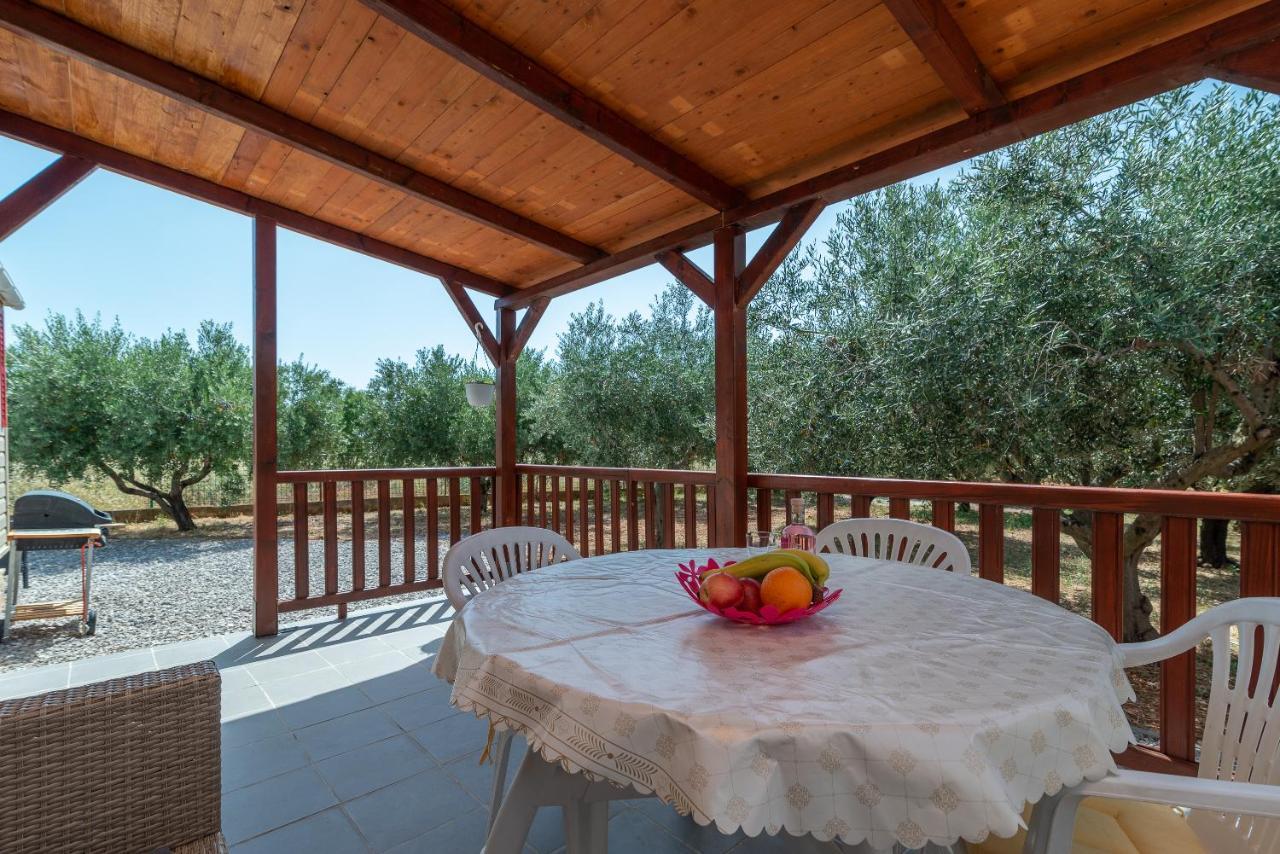 'Olive Grove' Camping House-Near The Beach Divulje Kültér fotó