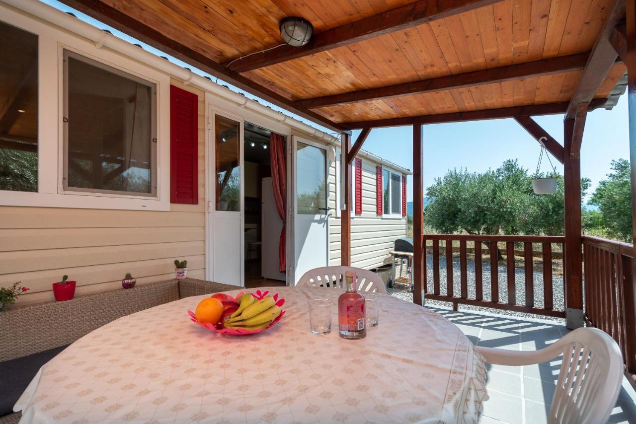 'Olive Grove' Camping House-Near The Beach Divulje Kültér fotó