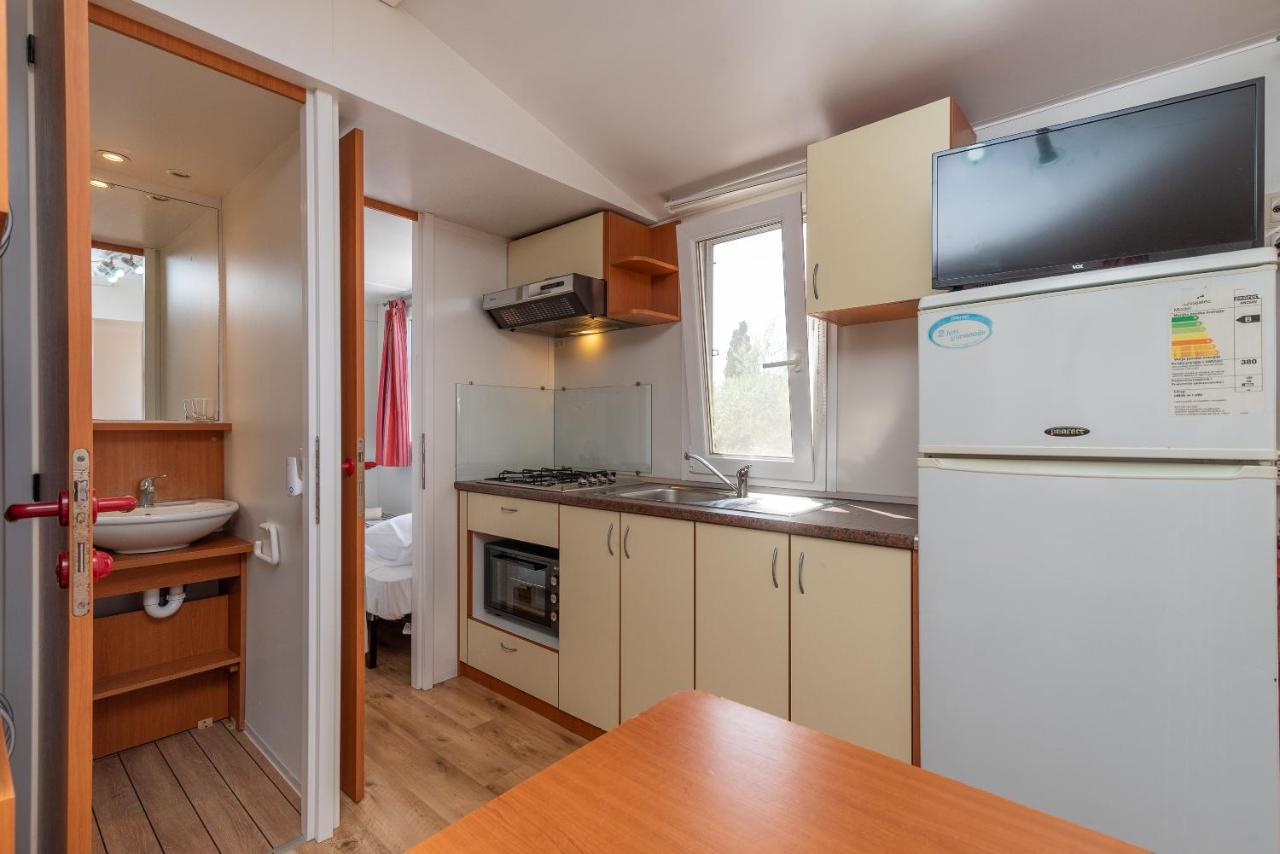 'Olive Grove' Camping House-Near The Beach Divulje Kültér fotó